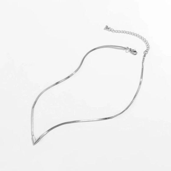 V Shaped Silver Snake Chain - Picture 3 of 5